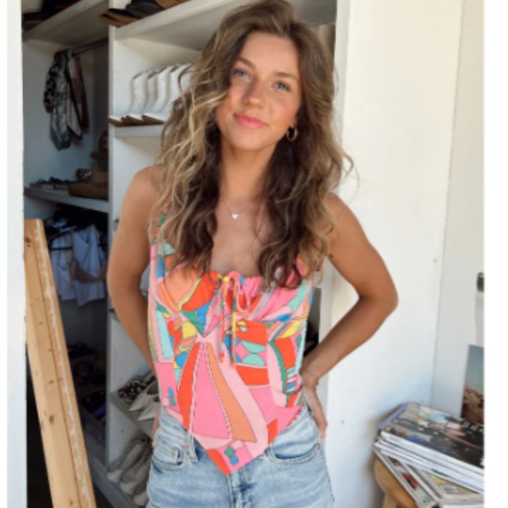 VESTIQUE Far Out Tank Size Small